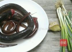 爆炒黄鳝的做法图解1