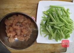 鸡肉炒芹菜的做法图解2