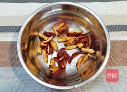 红枣蒸鸡的做法图解2