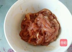 尖椒肉丝的做法图解1