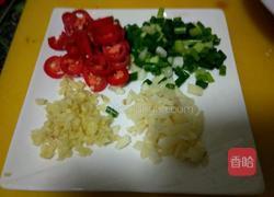 蚬肉炒豆角的做法图解2