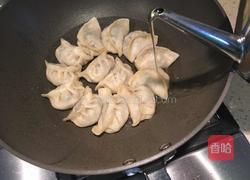 锅贴饺子的做法图解5