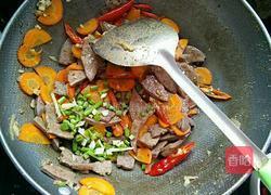 胡萝卜炒猪肝的做法图解7