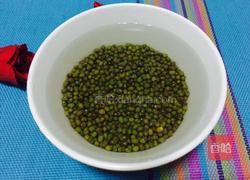 绿豆薄荷汤的做法图解1