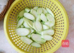 丝瓜小酥肉的做法图解1