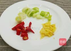 鲫鱼冬瓜汤的做法图解2