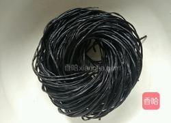 凉拌蕨根粉丝的做法图解1