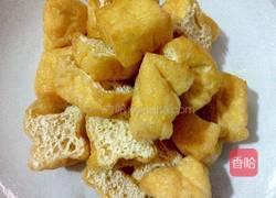 油豆腐炒瘦肉的做法图解1