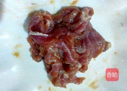 油豆腐炒瘦肉的做法图解2