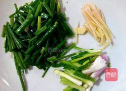 油豆腐炒瘦肉的做法图解3