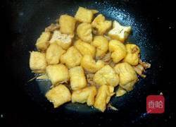 油豆腐炒瘦肉的做法图解6