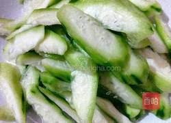 炒丝瓜的做法图解1
