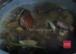 扒肘子的做法图解5