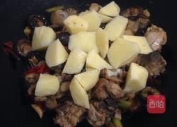 香菇土豆焖鸡块的做法图解10