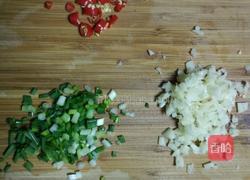 凉拌青笋丝的做法图解3