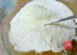 广式豆沙蛋黄月饼的做法图解8