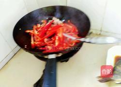 五花肉炒红彩椒的做法图解6