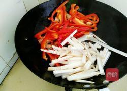 五花肉炒红彩椒的做法图解7