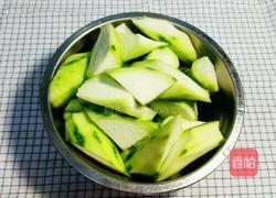 鸡蛋丝瓜汤的做法图解1