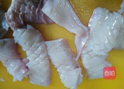 鱿鱼炒洋葱的做法图解2