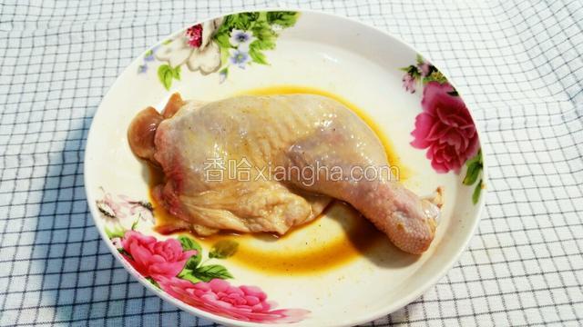 用全部辅料醃30分钟