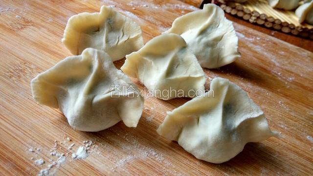 饺子包好的样子。