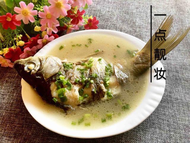 清炖鲫鱼汤