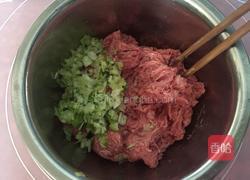 牛肉馅饺子的做法图解1