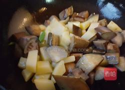土豆烧茄子的做法图解7