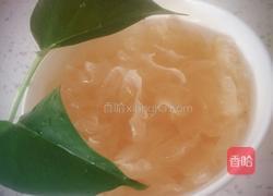 冰糖雪梨银耳羹的做法图解1