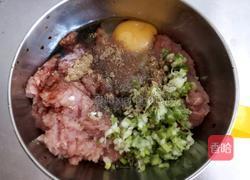 猪肉大葱云吞的做法图解2