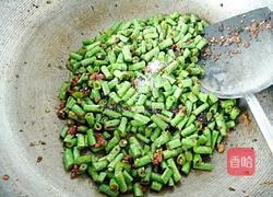 橄榄菜炒豆角的做法图解11