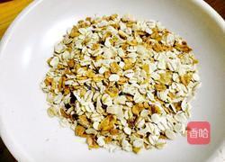 自制营养燕麦片的做法图解1