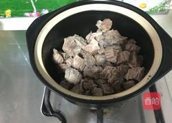 砂锅炖牛肉的做法图解3