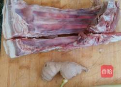 羊排炖萝卜的做法图解1