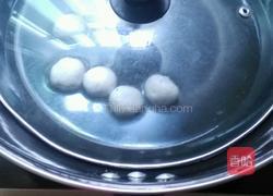 肉丸蝴蝶面汤的做法图解4
