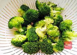 蒜蓉西兰花的做法图解4