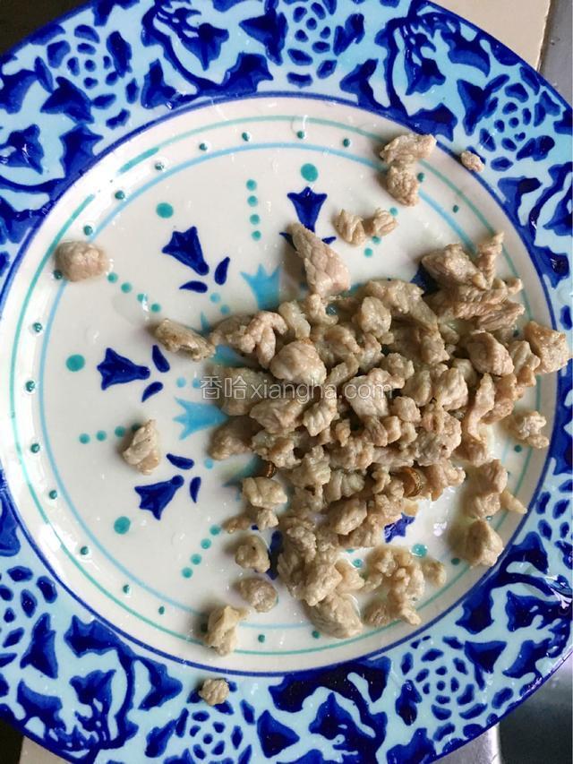 肉炒好后盛出