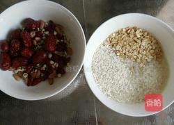 红枣杂粮粥的做法图解1