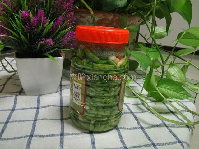 装好瓶子放15天左右(这要根据天气的冷暖变化，腌制的时间也不一样)