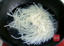 砂锅米线的做法图解3