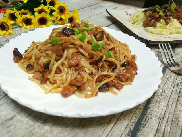 香菇炸酱面