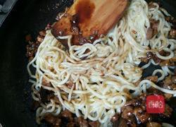 香菇炸酱面的做法图解9
