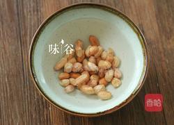 杜仲花生牛尾汤的做法图解3