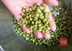 绿豆海带粥的做法图解1