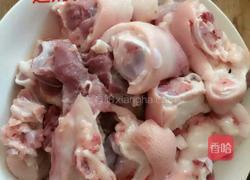 红烧猪蹄的做法图解1