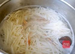 海鲜汤面的做法图解3