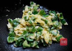 青椒炒蛋的做法图解7