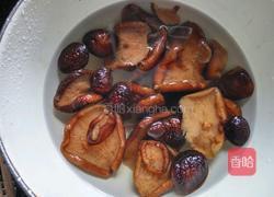 香菇烧排骨的做法图解1