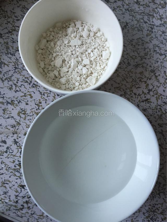 先准备50克葛粉，100克水